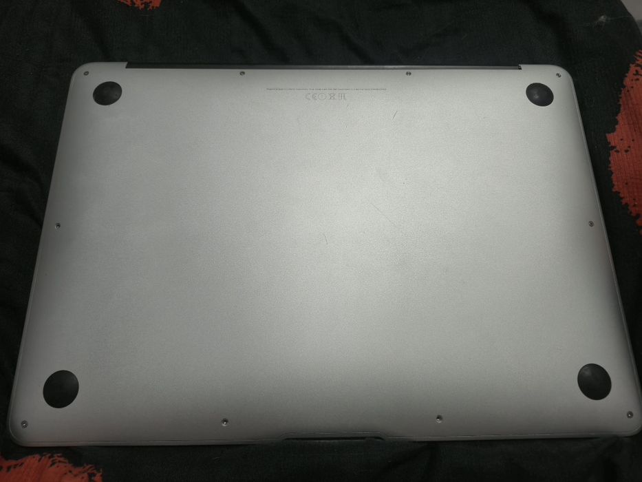 MacBook Air с небольшими дефектами
