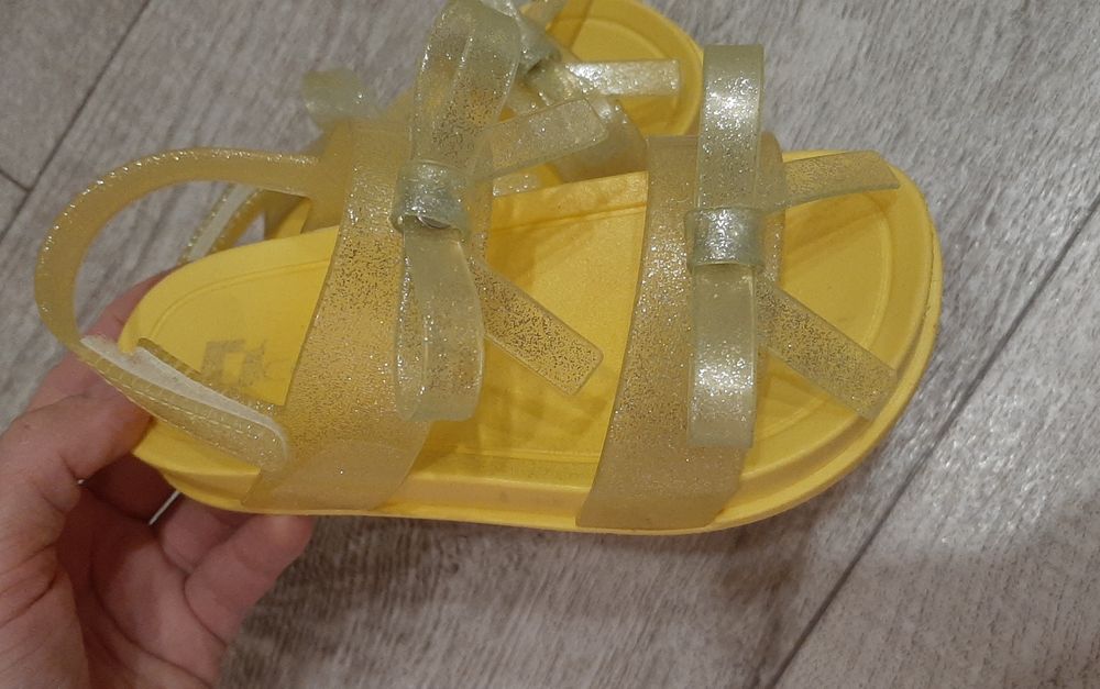 Обувь для девочки