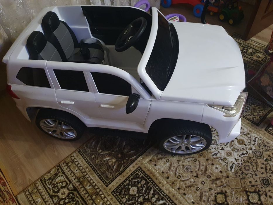 Продам детскую машинку