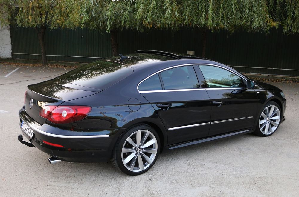 VW Passat CC R-Line / Panoramic / Distronic / Linie Assist / Lugano R19 / 5 Locuri