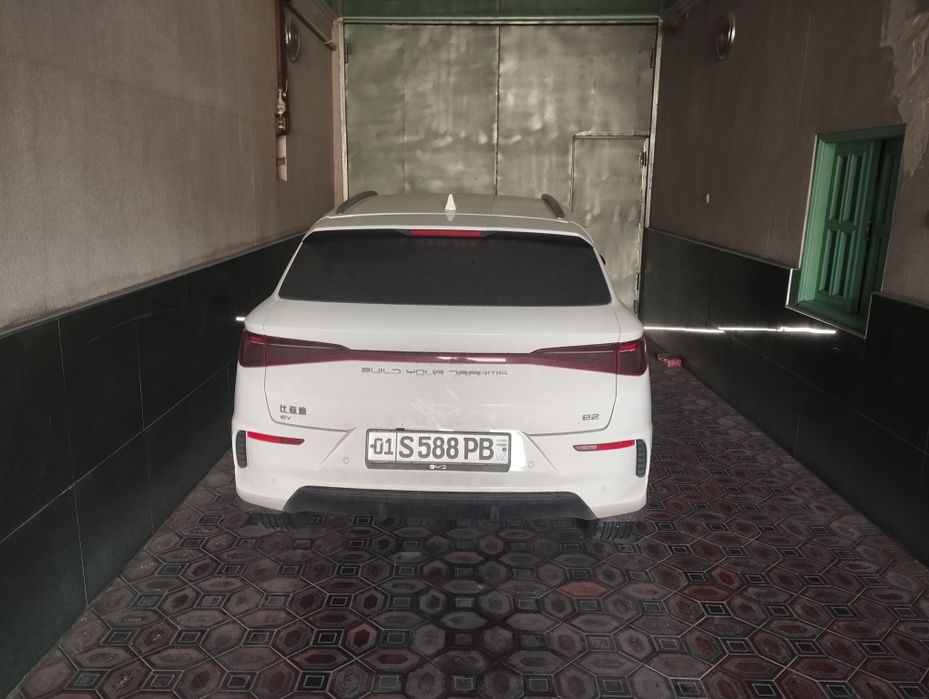 Byd e2 2025 KRASKA TOZA naxt yoki arenda