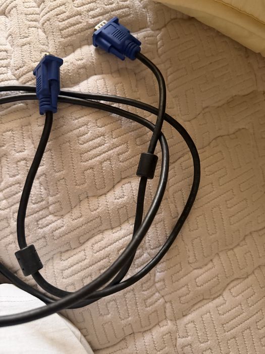 Продам кабель VGA