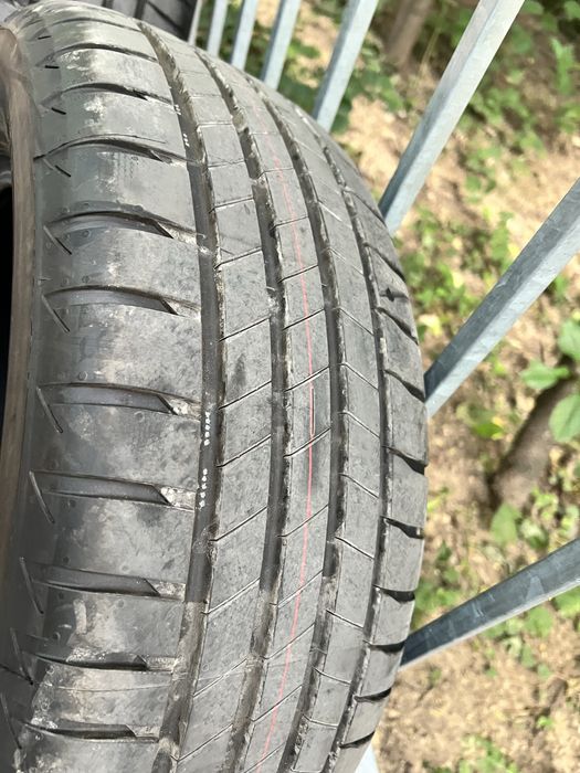 Set anvelope Vara 215 60 R16 Bridgestone Turanza T005