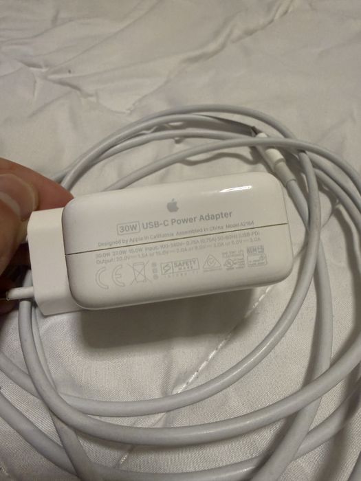 Apple Macbook M1 8GB/256GB SSD