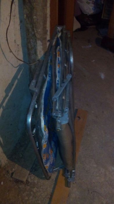 Легла и столве метални