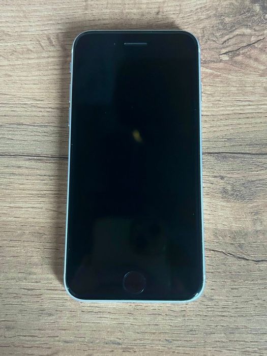 Продам iPhone SE2