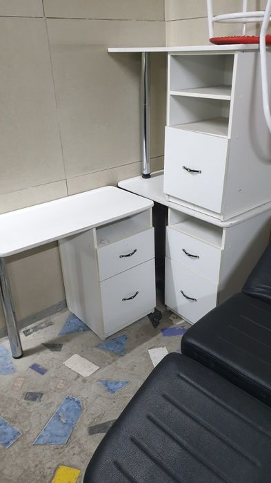 Маникюрные столы 3 шт