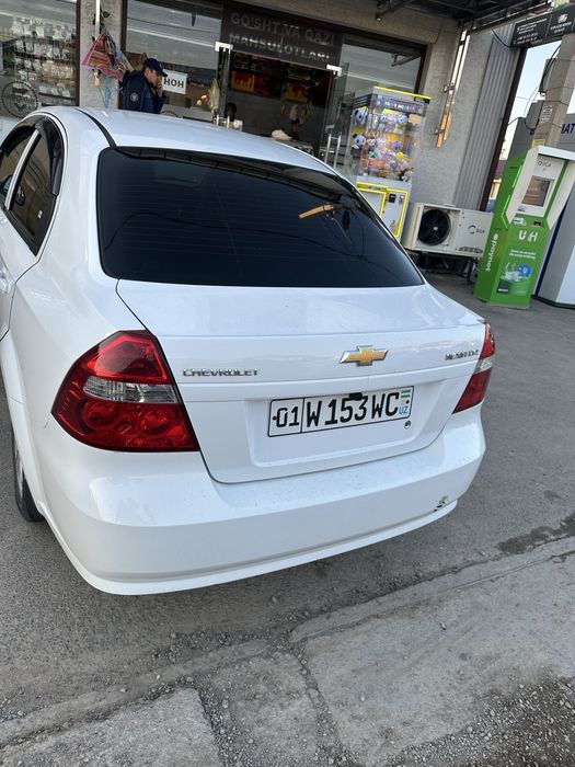 Nexia 3 avtomat sotiladi