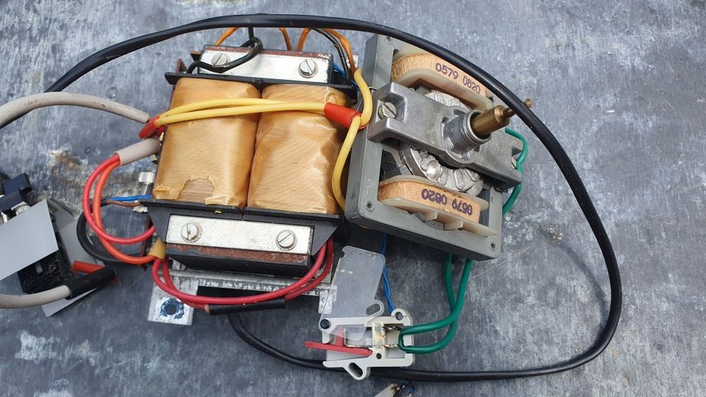 Transformator electric de rețea,pick-up RFT Ziphona PA 2040