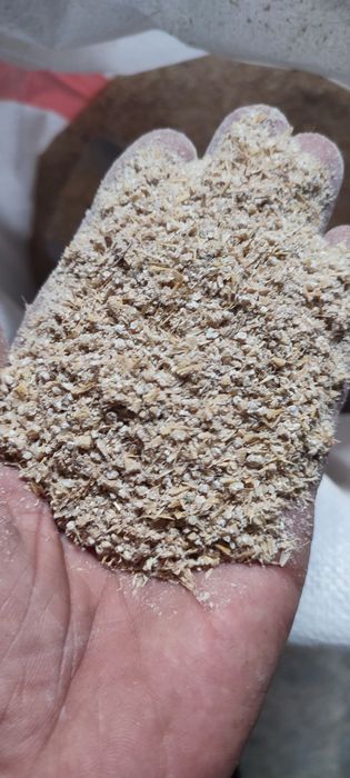 Ячмень дроблёный и цельный