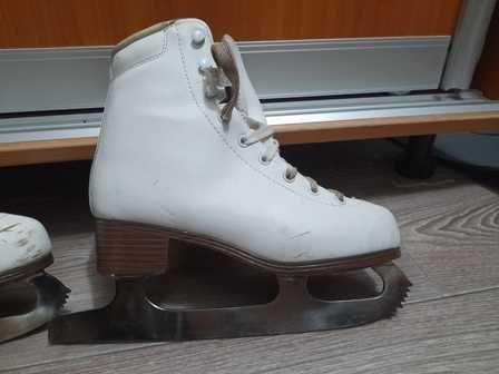 Продам коньки фигурные р-35