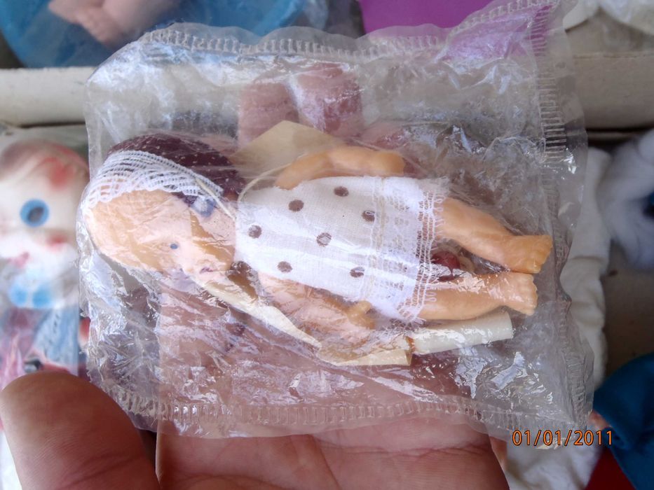 Кукли ретро от СОЦА + дрешки за тях - Неразопаковани - Чисто Нови