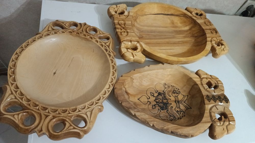 Табақ сатылады қара ағаштан жасалған