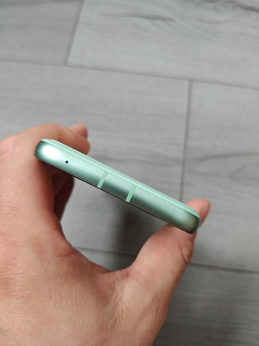 Google Pixel 8a verde