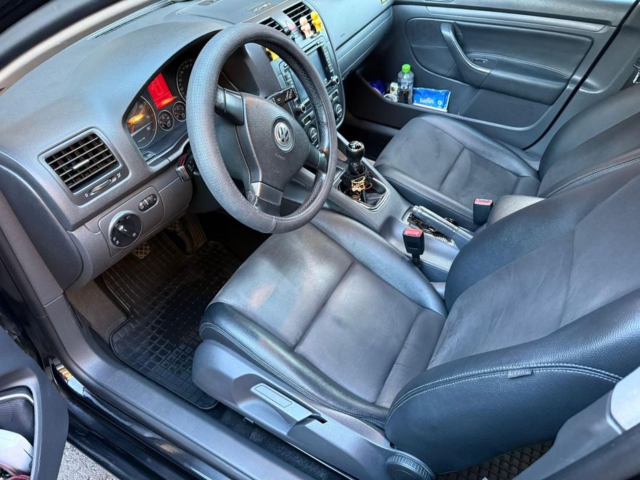 Vând golf 5 an 2009