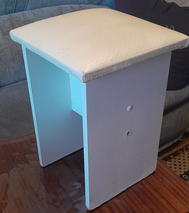 Продам табуретки.