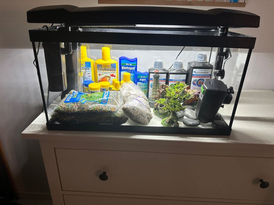 Vand Acvariu 52L + Accesorii Pentru Acvariu