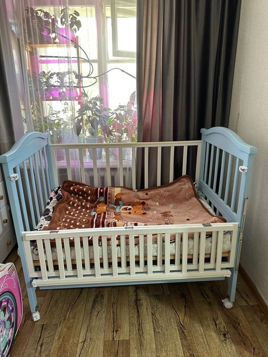 Детская кроватка