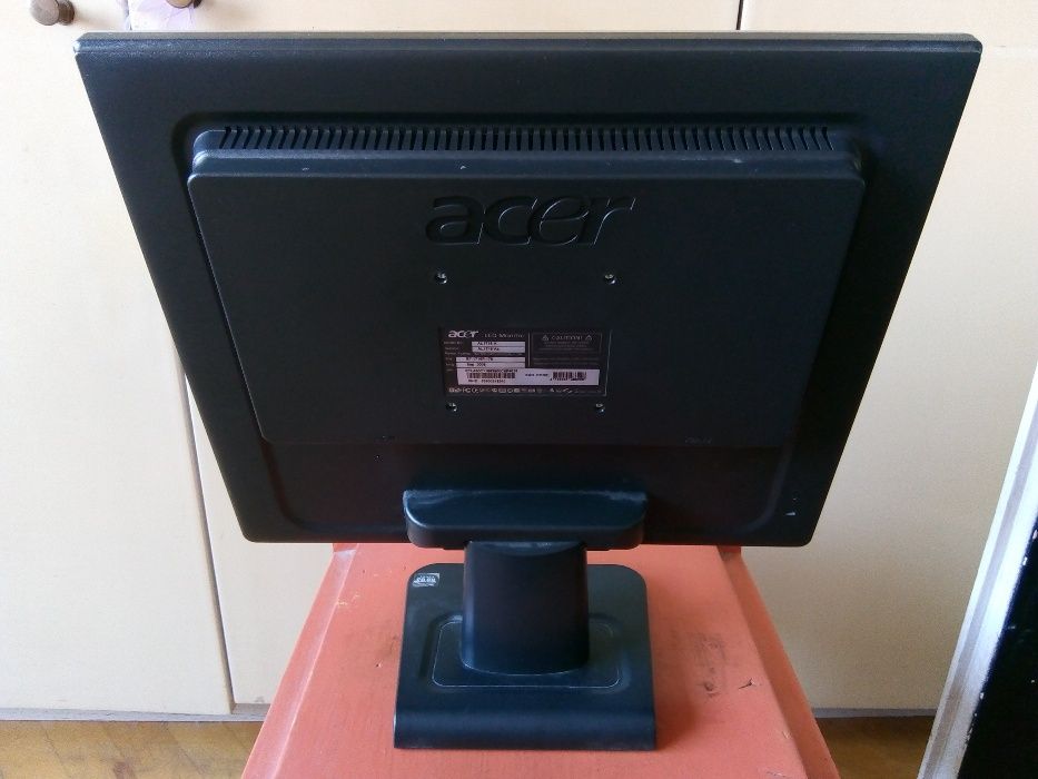 Настолен компютър + монитор Acer