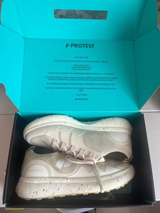 Продам кроссовки размер 41