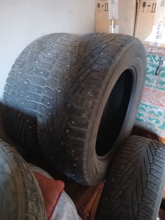 Зимние шины Nokian Tyres 275/60R20