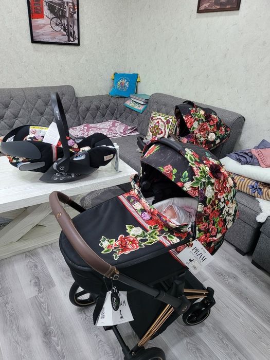 Новая премиум коляска 3 в 1 Cybex Priam 4 (Spring Blossom Dark) Rose G