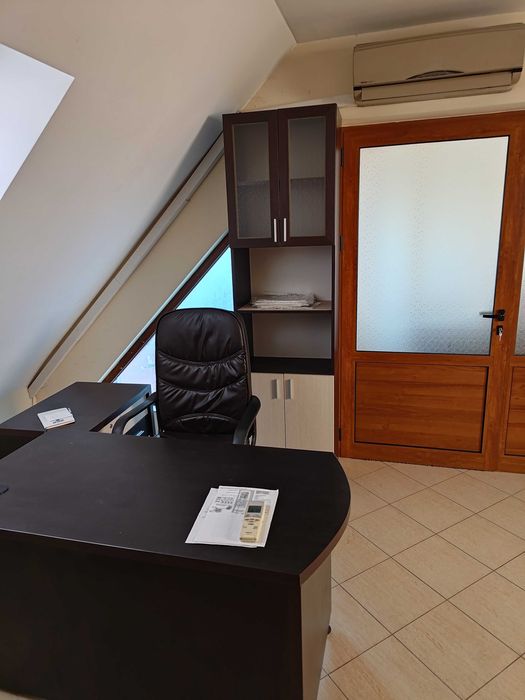 Дава се под наем Офис в Варна, Център - 58 кв.м за 548.25 € - Снимка #3