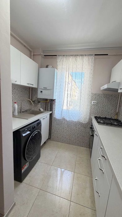 Vand apartament cu 2 camare - zona Vivo Mall