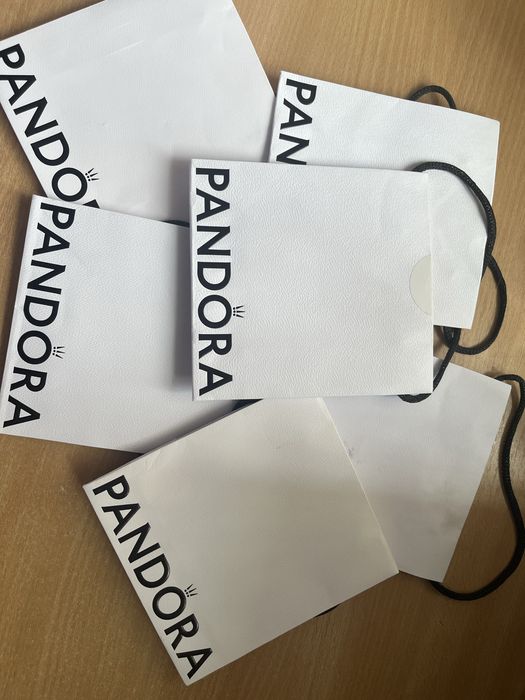Торбички и кутийки за гривни Pandora
