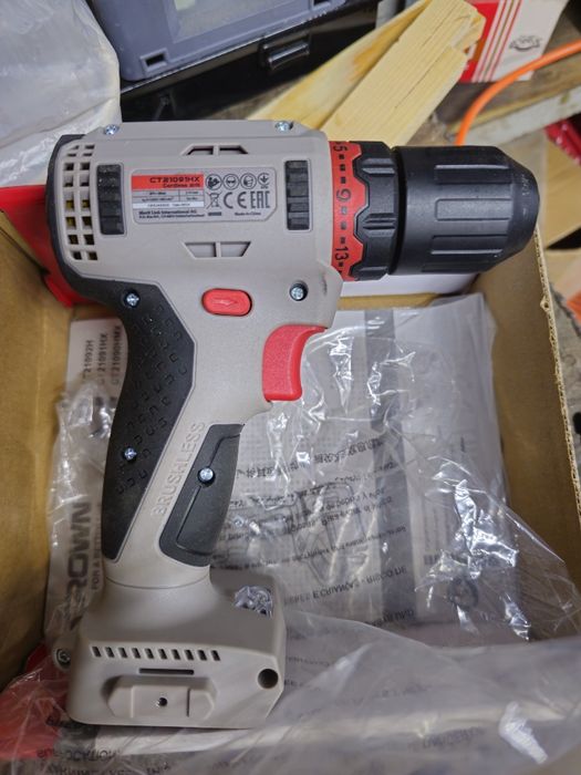 Шуруповёрт Crown CT21091HX.