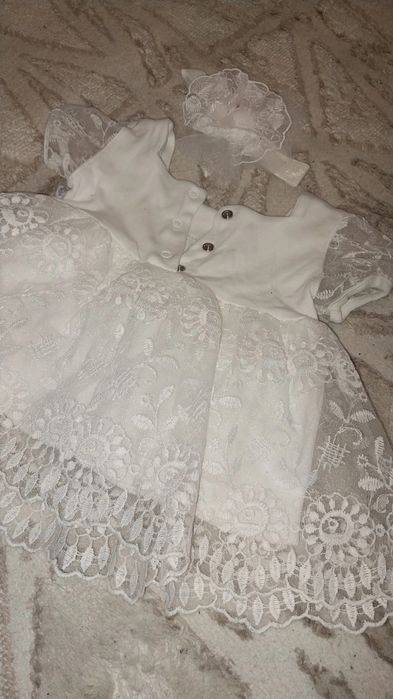 Шикарное белое детское платье