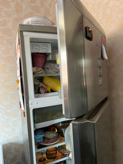 Холодильник Аристон