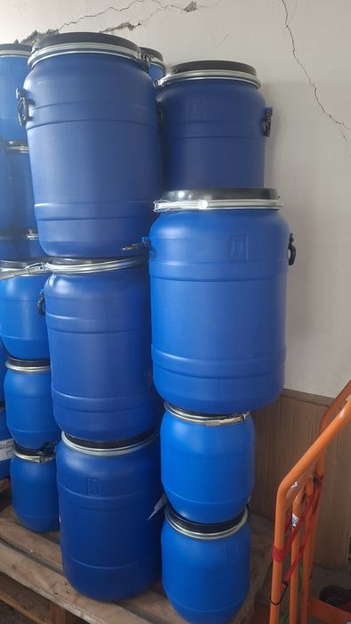 Бидони с капаци и обръч