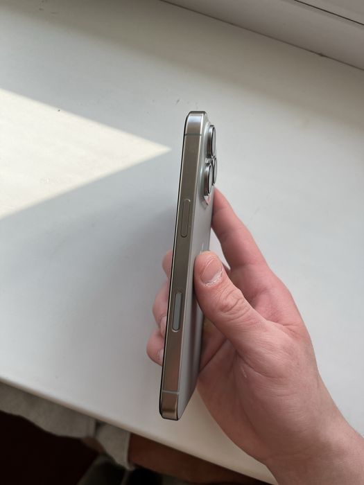 Iphone 16 Pro 128gb titan