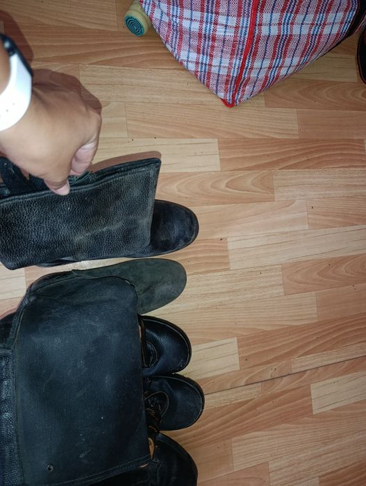 Продам сапоги и ботинки