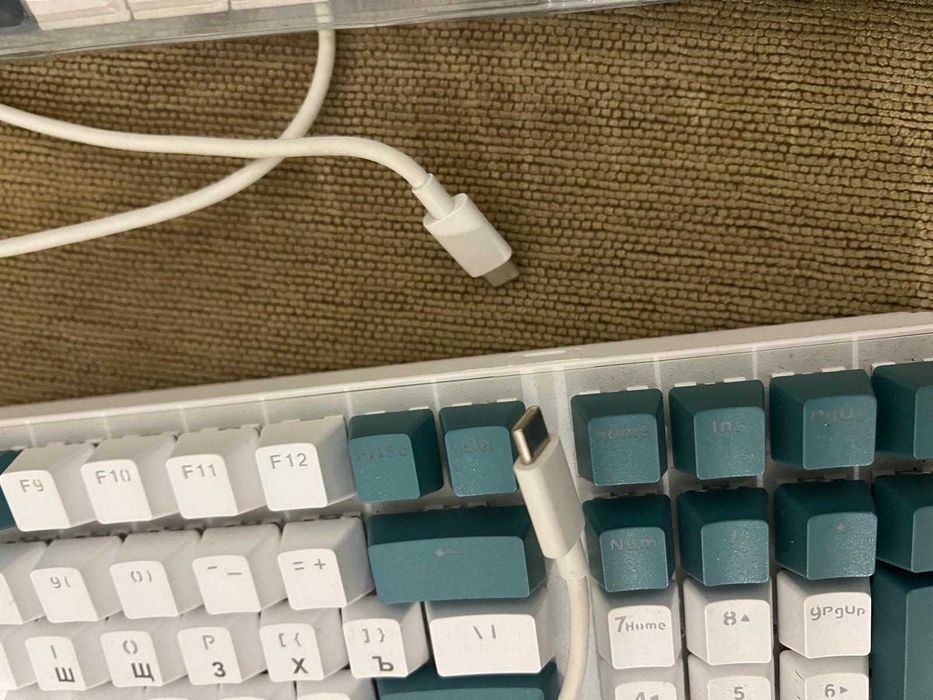 Vand tastatura gaming ID80+accesorii