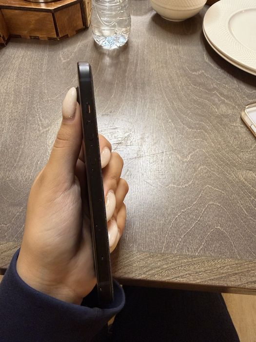 Iphone 15 в хорошем состоянии, с коробкой