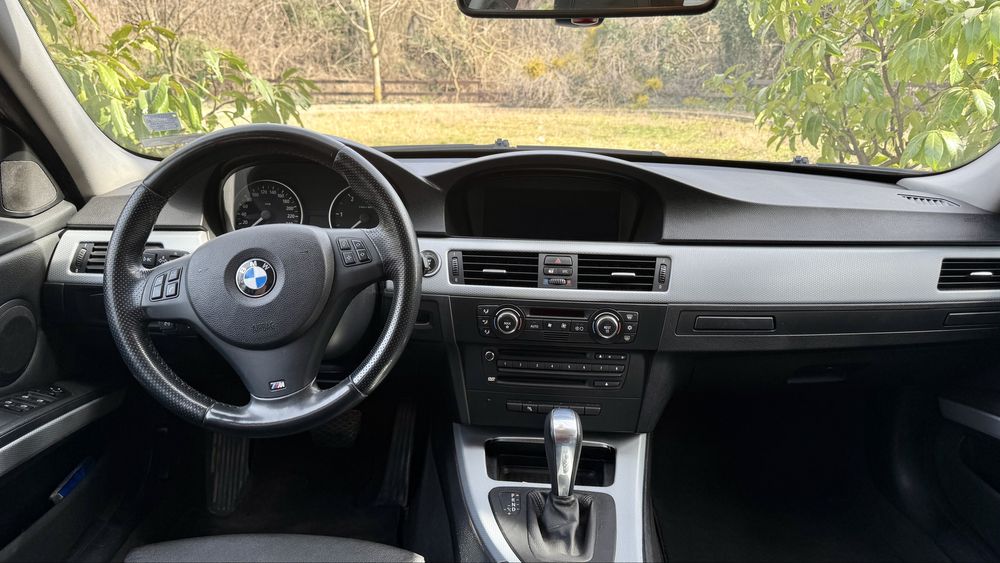 BMW e91 330  xDrive M57