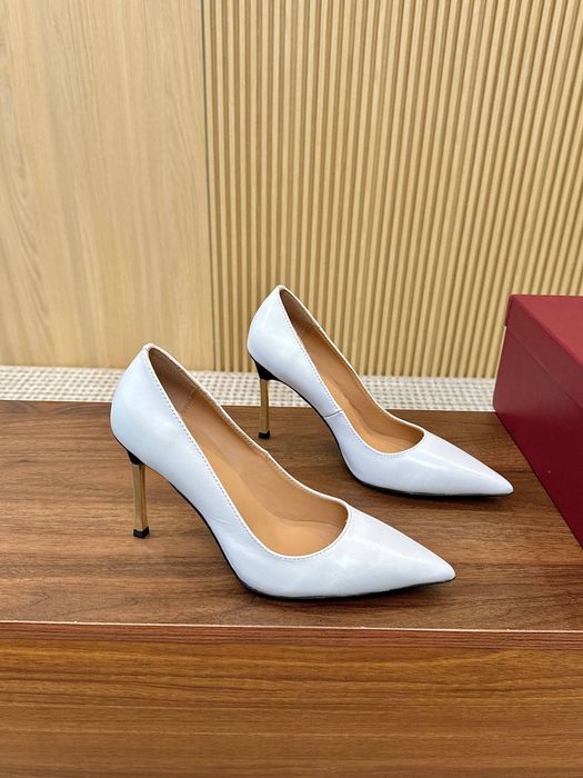 Gucci Leather Pumps – White
