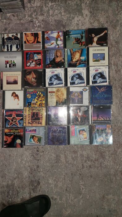 Продавам 167 оригинални диска