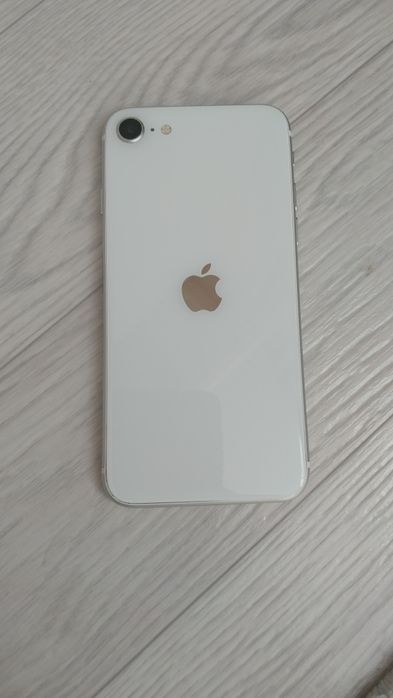 Айфон се 2023 года