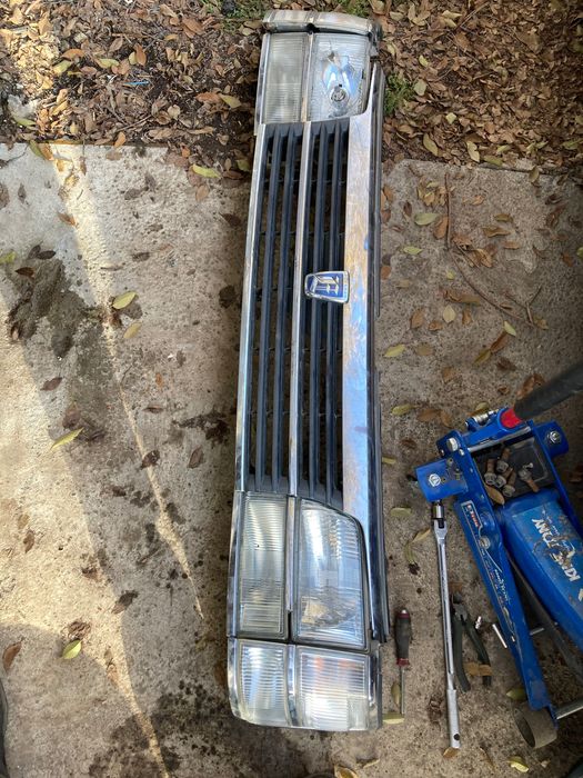 Фары и решетка Ниссан Эльгранд Е50