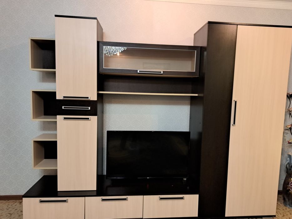 Продам стенку в зал