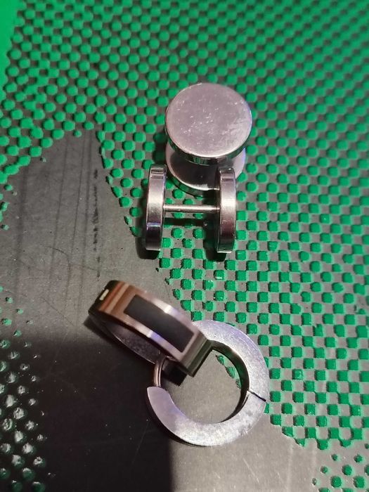 Bijuterii ieftine din oțel inoxidabil