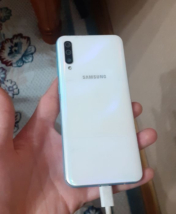 Продам samsung galaxy A50