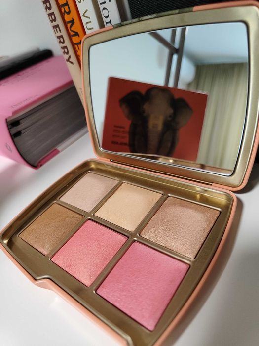 Hourglass палетка слон / Ambient Elephant