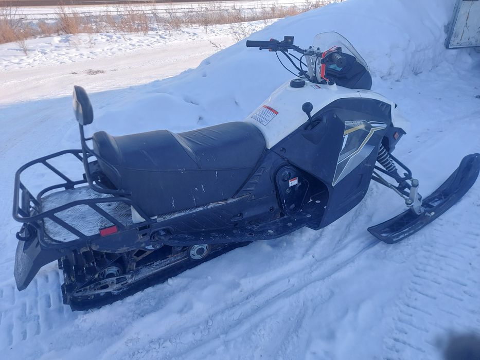 Продаю снегоход барс