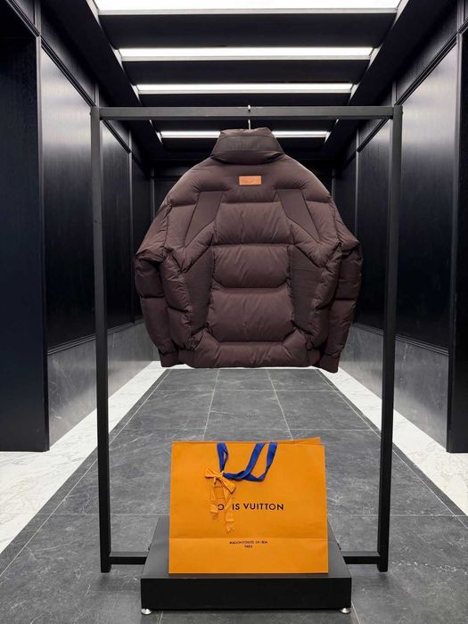 Geaca Louis Vuitton - calitate premium prezentare completa