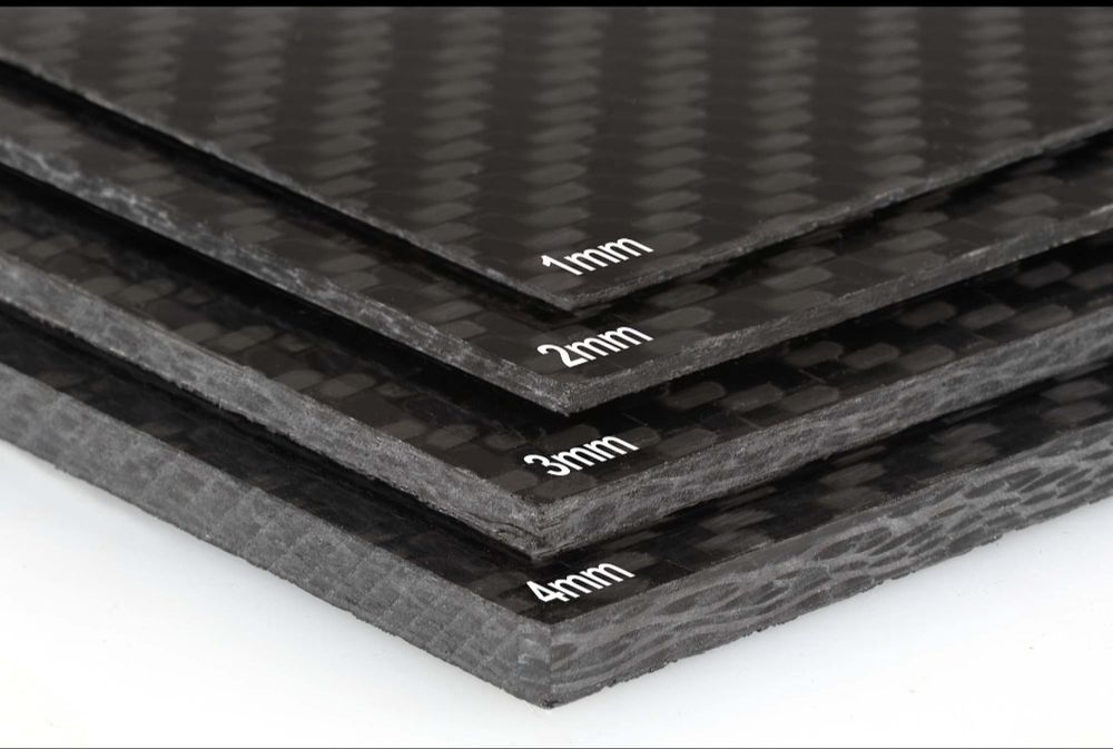 Elemente Custom din Carbon & Kevlar