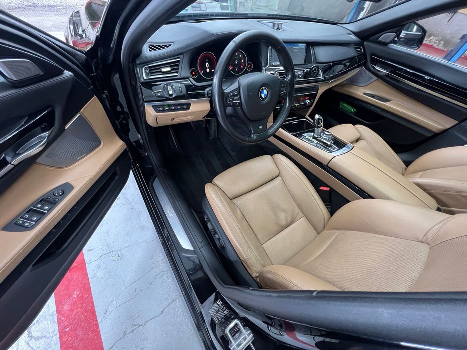 Bmw seria 7      750 L F02